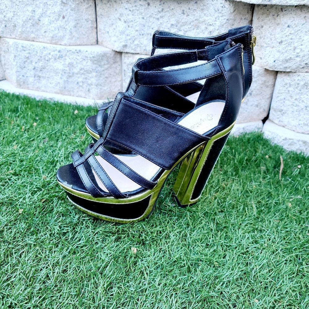 Qupid women's open toed black & gold platform heels